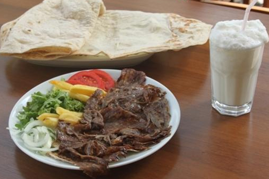 Dönerin Yanına Ne Gider